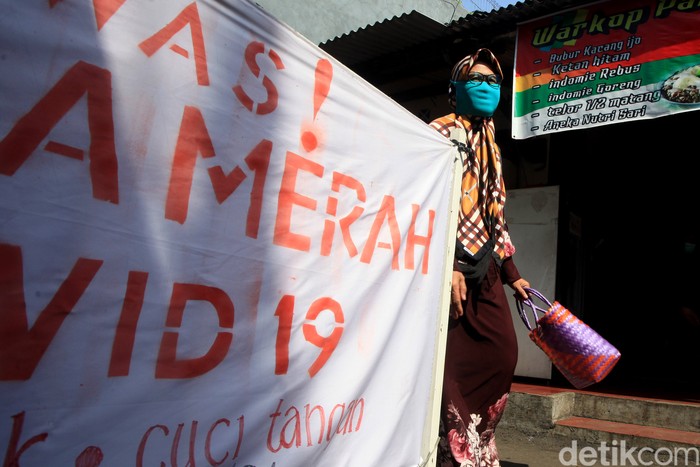 Kasus COVID-19 di Jakarta terus bertambah setiap harinya. Kawasan zona merah Corona pun kian bertambah dan tersebar di empat wilayah Ibu Kota.