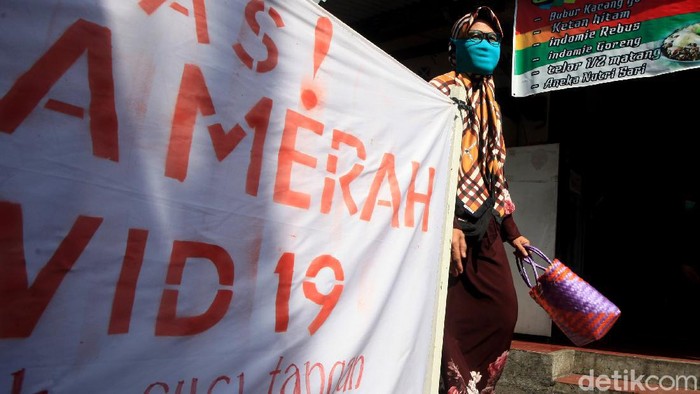 Waspada! Zona Merah di Jakarta Bertambah Gegara Corona Merebak Kasus COVID-19 di Jakarta terus bertambah setiap harinya. Kawasan zona merah Corona pun kian bertambah dan tersebar di empat wilayah Ibu Kota.