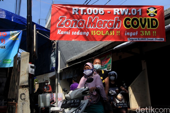Kasus COVID-19 di Jakarta terus bertambah setiap harinya. Kawasan zona merah Corona pun kian bertambah dan tersebar di empat wilayah Ibu Kota.