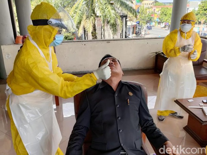 anggota dprd jember di swab