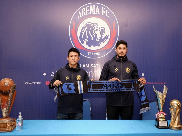 Dua pemain asing baru Arema FC, Renshi Yamaguchi dan Adilson Maringa.
