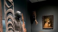 Simpang siur kebenaran dari keberadaan baju ini dahulunya. Meskipun dianggap berasal dari Jerman atau Swiss di abad ke-18 atau ke-19, kostum ini mungkin mewakili tokoh rakyat yang terlihat di Festival Vogel Gryff di Basel, tetapi juga dianggap sebagai kostum berburu beruang.