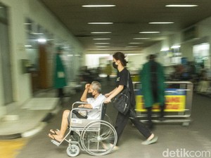 RI Juara Dunia COVID-19 dan Ekonomi Mandek, Anggaran PEN Nggak Manjur?