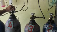 Dinas Kesehatan Daerah Istimewa Yogyakarta mengakui ketersediaan tabung oksigen di rumah sakit rujukan Covid-19 semakin menipis.