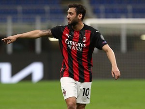 Latihan Perdana di Inter, Calhanoglu: Senang Berada di Sini