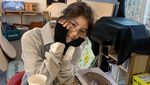 Cantiknya Han So Hee Nevertheless Saat Makan Stroberi dan Ngopi