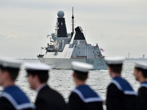 Rusia Lepas Tembakan Peringatan ke Kapal Perang Inggris di Laut Hitam