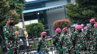 Wakasal Laksdya Heri memimpin apel dan didampingi Dankormar Mayjen (Mar) Suhartono serta pejabat utama Mabes TNI AL. Nantinya latihan Armada Jaya akan melibatkan puluhan kapal perang RI dan pesawat TNI AL. Latihan Armada Jaya akan digelar pada akhir Juni 2021 mendatang.