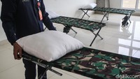 Terakhir ada Kelurahan Srengseng RT 003 RW 003 yang memiliki kasus aktif sebanyak 19 orang dan rumah dengan kasus aktif sebanyak 6 orang.