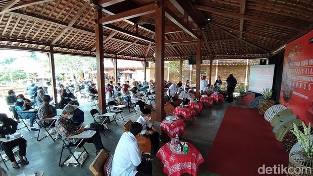 Menparekraf Sandiaga Uno di homestay Magelang