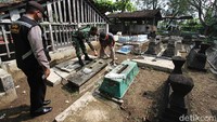Seperti diketahui, perusakan dilakukan sekitar 10 anak di TPU Cemoro Kembar, Kelurahan Mojo, Kecamatan Pasar Kliwon, Solo, pada 16 Juni 2021.