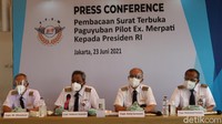 Tidak dibayarnya uang pesangon tersebut tentunya menjadi masalah di setiap keluarga pegawai, mulai dari adanya perceraian, anak sakit, putus sekolah, alih kerja menjadi sopir ojol, tukang bangunan, dan lain-lain. Hak-hak normatif yang belum dipenuhi berupa cicilan kedua uang pesangon dari 1.233 karyawan sejumlah Rp 318 miliar dan hak manfaat pensiun berupa solvabilitas (Dapen MNA dalam likuidasi) dari pensiunan sebesar Rp 94,88 miliar.