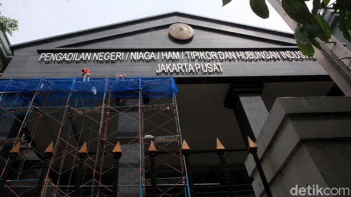 PN Jakpus Lockdown 3 Hari Imbas Hakim-Pegawai Positif COVID-19 Pengadilan Negeri (PN) Jakarta Pusat menghentikan sementara aktivitas persidangan terhitung sejak hari ini hingga 24 Juni 2021.
