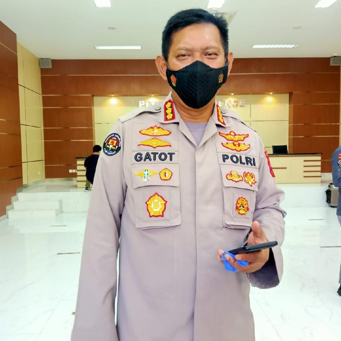 Pos swab antigen di penyekatan Suramadu ditiadakan baik sisi Surabaya maupun sisi Bangkalan. Penyekatan akan bergeser ke zona merah COVID-19 di Bangkalan, Madura.