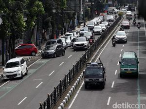 Rapid Antigen Drive Thru di Bandung Bikin Macet