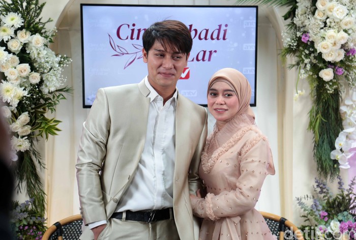 Potret Rizky Billar dan Lesti Kejora Jelang Pernikahan, Mesra Banget!