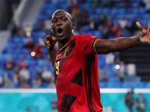 Romelu Lukaku di Antara Dua Ronaldo