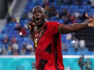 Romelu Lukaku di Antara Dua Ronaldo