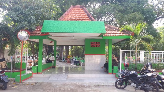 Makam Eyang Pangeran Aryo Dalem Kelurahan Kadipaten Kecamatan Bojonegoro Kota