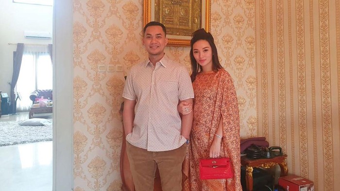 Rumah Mewah Zaskia Gotik