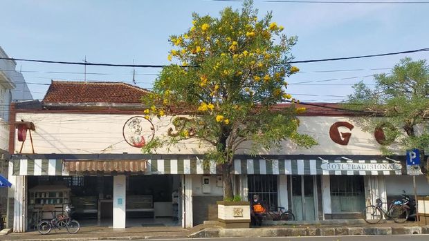 Sahoun Ayam Pak Karmin di Purwokerto