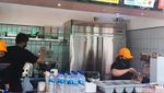 Cicip Mie Mala Pedas Nyengat dalam Gelas yang Harus Dikocok Dulu