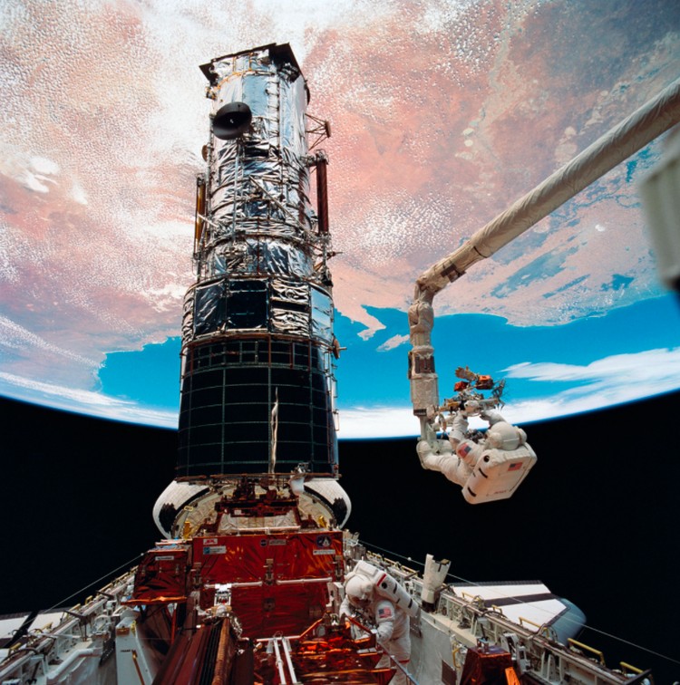 Teleskop Luar Angkasa Hubble Teleskop Luar Angkasa Hubble