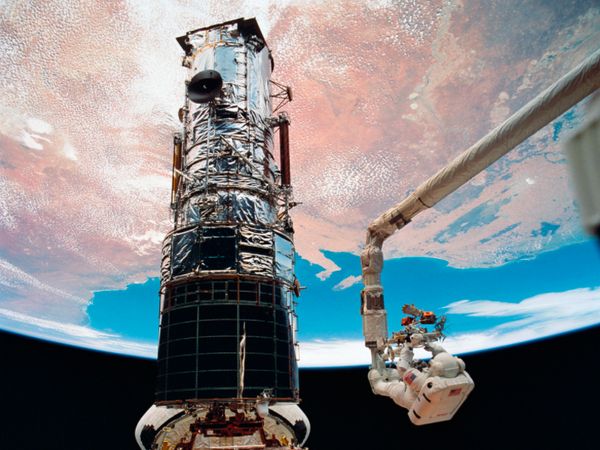 Ini Teleskop Antariksa Hubble yang Rusak dan Bikin Panik NASA