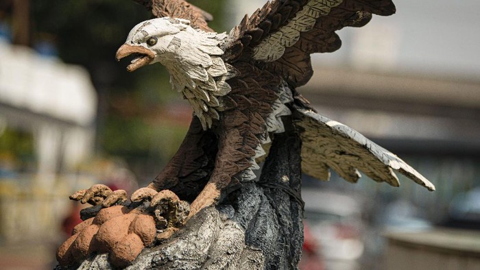 BENTENG TERAKHIR KONSERVASI MASKOT JAKARTA Patung maskot Provinsi Daerah Khusus Ibukota (DKI) Jakarta berdiri di salah satu taman di Jakarta.
