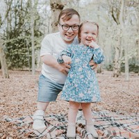 Inilah potret kompak James dengan putri pertamanya yang masih balita.  Foto: dok. Instagram