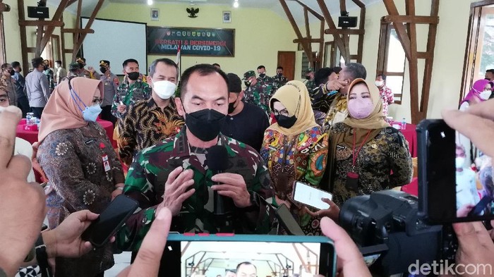 Danrem 074/Warastratama, Surakarta, Kolonel Inf Deddy Suryadi, Kamis (24/6/2021).