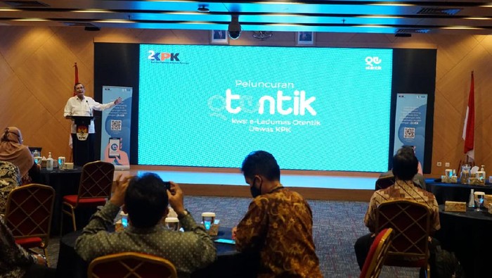 Dewas KPK meluncurkan OTENTIK, aplikasi pengaduan dugaan pelanggaran tugas dan etik pegawai, Kamis (24/6/2021).