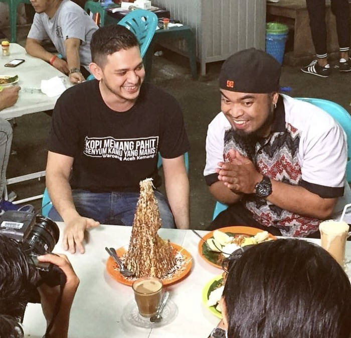 Jadi Presenter Acara Kuliner, Peppy Cicip Burger hingga Roti Cane Manis Jadi Presenter Acara Kuliner, Peppy Cicip Burger hingga Roti Cane Manis