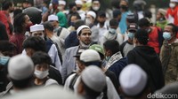 Seperti diketahui, dalam kasus ini Habib Rizieq Shihab dituntut 6 tahun penjara. Habib Rizieq diyakini jaksa menyebarkan berita bohong terkait hasil tes swab dalam kasus RS Ummi hingga menimbulkan keonaran.