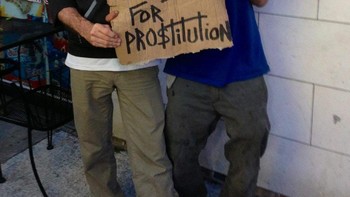 McAfee merupakan sarjana matematika di Roanoke College di tahun 1967 dan menerima gelar doktor kehormatan dari kampus yang sama pada 2008. Karier awalnya adalah pemrogram perangkat lunak di NASA Institute for Space Studies, New York. Foto: Twitter