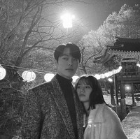 Jang Ki Yong turut membagikan kemesraan keduanya lewat akun Instagram pribadi (@juanxkui). Ia mengunggah foto yang menampilkan Hyeri ‘nemplok’ nyaman di bahunya. Foto: dok. Instagram hyeri_0609