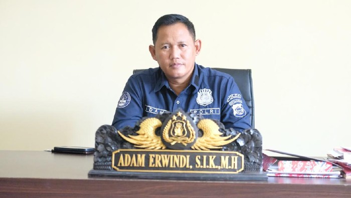 Kabid Humas Polda Papua Barat, Kombes Adam Erwindi