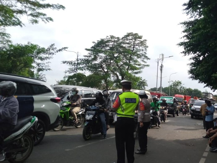 Lalin di dekat PN Jaktim kembali dibuka