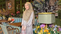 Larissa Chou masih betah sendiri, berbeda dengan Alvin Faiz yang telah menikah. Foto: Instagram: @larissachou
