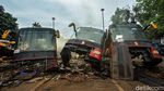 Melihat dari Dekat Kuburan Bus TransJakarta