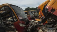 Selain di Terminal Pulogadung, Jakarta, ratusan bus TransJakarta lainnya juga ditempatkan di sebuah lahan kosong yang berada di daerah Dramaga, Kabupaten Bogor, Jawa Barat.
