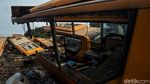 Melihat dari Dekat Kuburan Bus TransJakarta