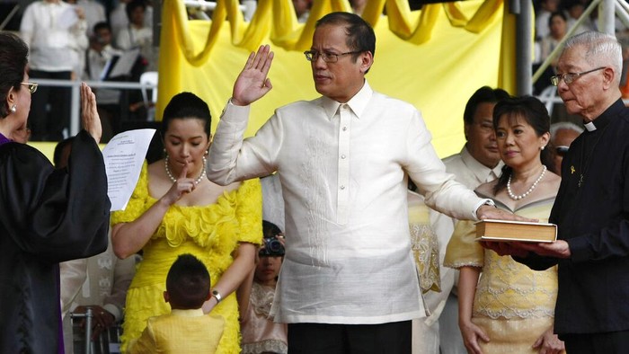 Mengenang Benigno 'Noynoy' Aquino, Mantan Presiden Filipina yang Meninggal Pagi Ini Mantan Presiden Filipina, Benigno 'Noynoy' Aquino meninggal dunia setelah menjalani perawatan medis di RS Capitol Medical Center, Quezon, Kamis (24/6/2021). Ia meninggal dalam usia 61 tahun.