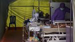 Corona Menggila, Banyak Rumah Sakit Rawat Pasien di Tenda