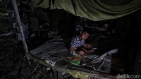 Selain itu, para petani dapat memanen sayur kangkung sebulan sekali jika cuaca bagus, Tetapi jika cuaca tidak bagus, mau tidak mau mereka harus bersabar jika tidak panen pada bulan tersebut.  