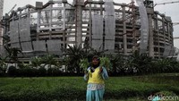 Berbagai upaya pun dilakukan guna menekan laju angka kasus COVID-19 di Indonesia, mulai dari menggencarkan vaksinasi massal, memperkuat tes, lacak dan isolasi, serta peningkatan kedisiplinan masyarakat dalam menerapkan protokol kesehatan.