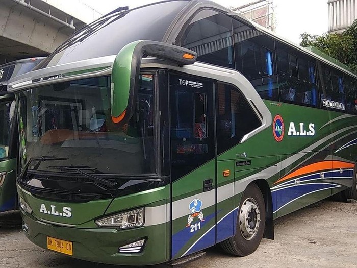 PO ALS yang menggunakan sasis Mercedes-Benz OH 1526