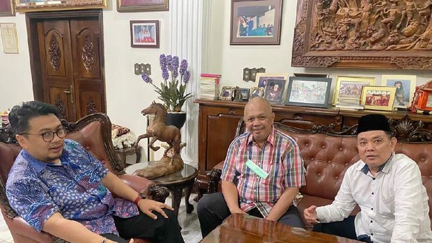 Ketua TPP, A. Huraera Nurhani (kiri) dan 2 anggota TPP Audy Tambunan dan Herlan Matrusdi usai melakukan rapat TPP di Sekretariat TPP, di kawasan Menteng, Jakarta Pusat, Rabu (23/6/2021) sore.