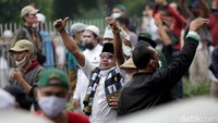 Kinerja Jokowi di bidang hukum juga dinilai melemah. Pada April 2021, kepuasan di bidang hukum ada di angka 65,6%. Tapi kepuasan ini turun jadi 60,6% di bulan Oktober 2021. Agung Pambudhy/detikcom