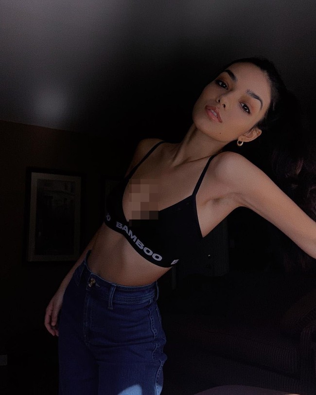 Ia menulis, ya aku Snow White, tidak aku tidak mem-bleaching kulitku untuk peran itu, yang kini sudah dihapus. Foto: Instagram @rachelzegler